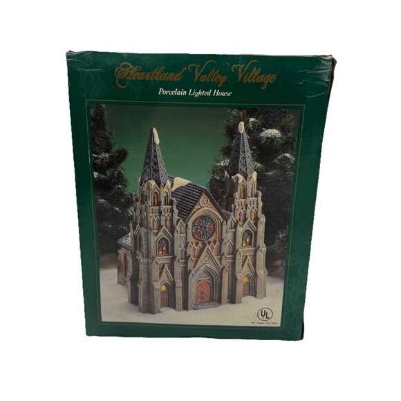 Heartland Valley Village Porcelain Lighted Cathedral Gothic Christmas Church 10" - Picture 1 of 8